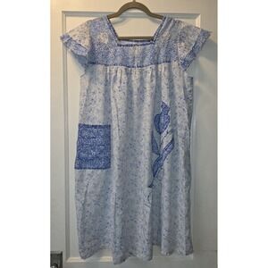 Vintage Floral Embroidered Square Neck Short Sleeve Nightgown/Housecoat. Granny